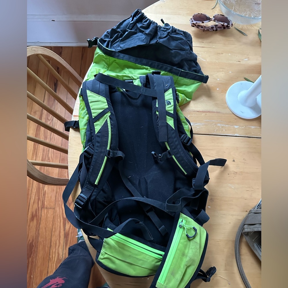 The north face 30+10 Liter roll top. Summit series.